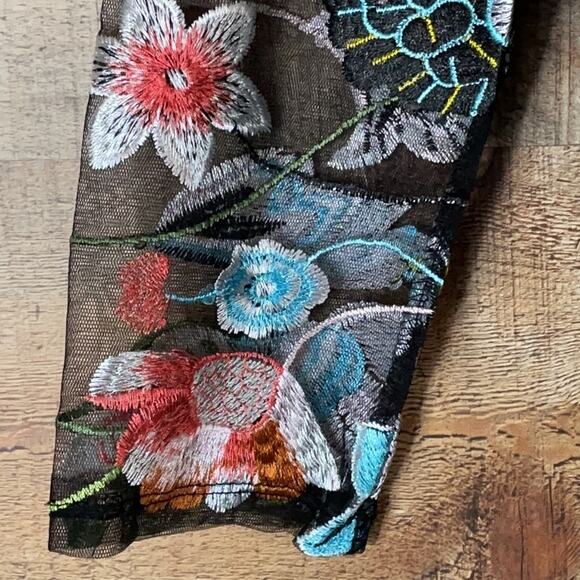 Wonderland by Orange Gray Top Sheer Mesh Embroidered Sleeves Size Small - Picture 4 of 11